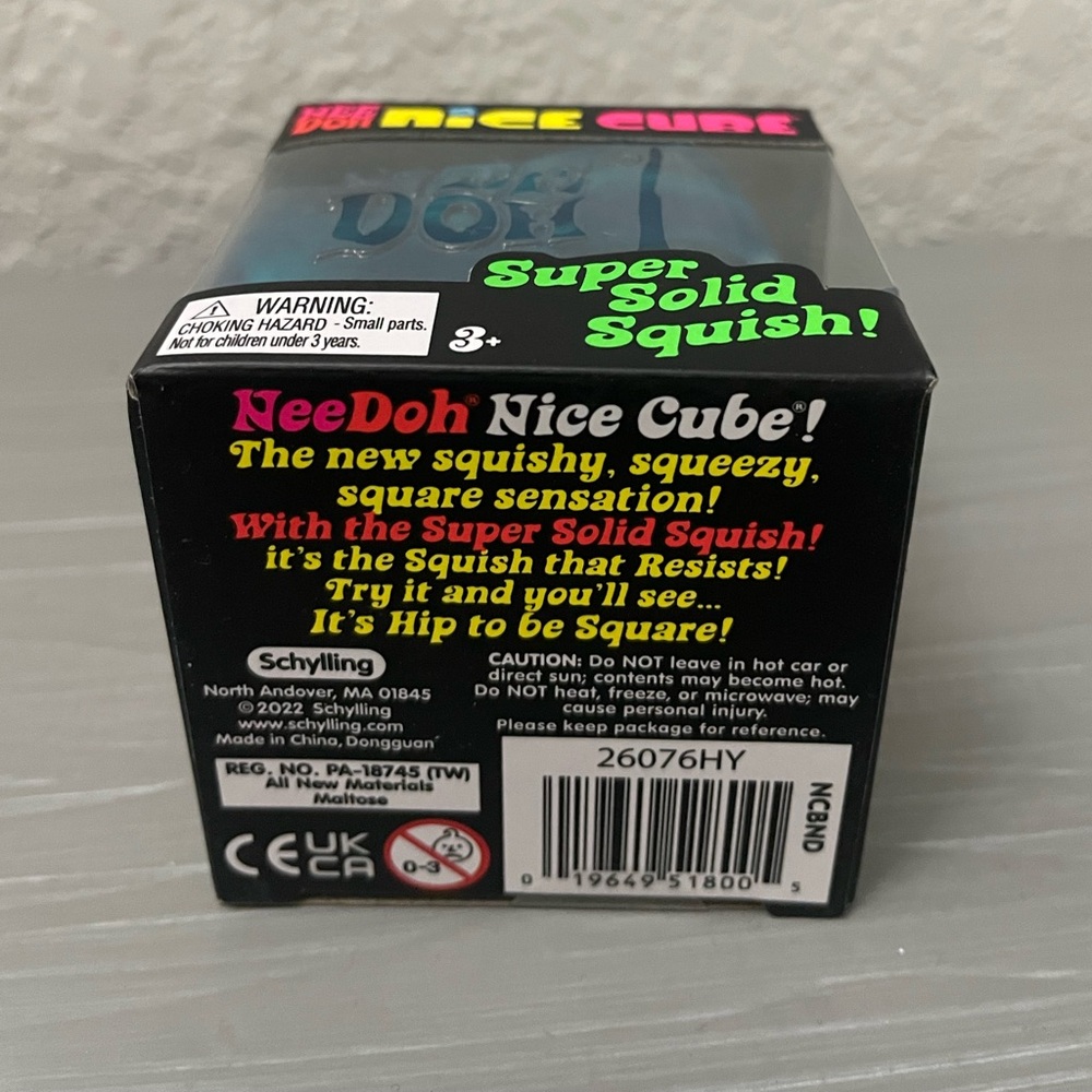 NeeDoh Nice Cube Super Solid Squish - Blue NWT Brand New - Picture 2 of 4